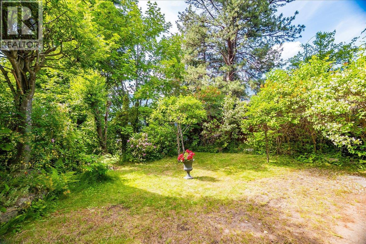 1107 Robertson Avenue, Nelson, British Columbia