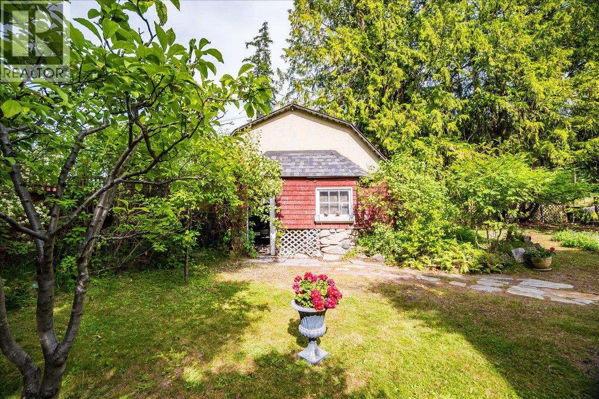 1107 Robertson Avenue, Nelson, British Columbia