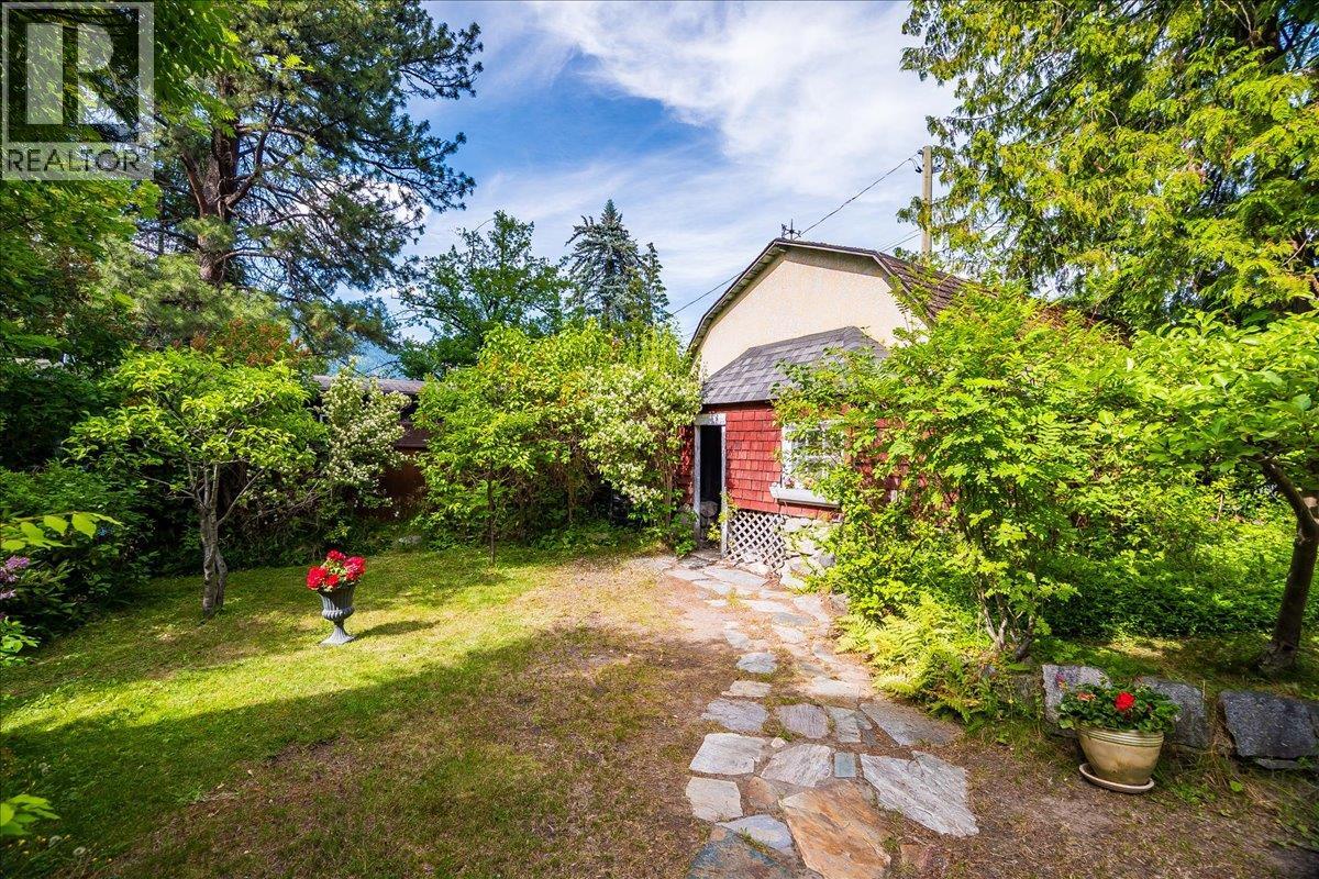 1107 Robertson Avenue, Nelson, British Columbia