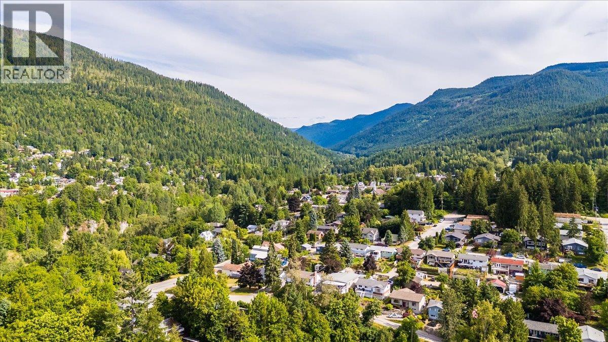 1107 Robertson Avenue, Nelson, British Columbia