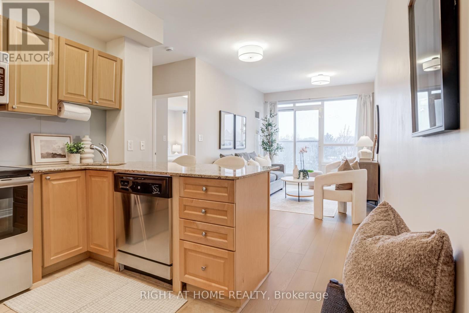 307 - 3865 Lake Shore Boulevard W, Toronto (long Branch), Ontario