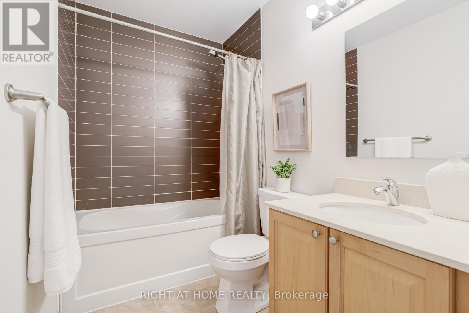 307 - 3865 Lake Shore Boulevard W, Toronto (long Branch), Ontario