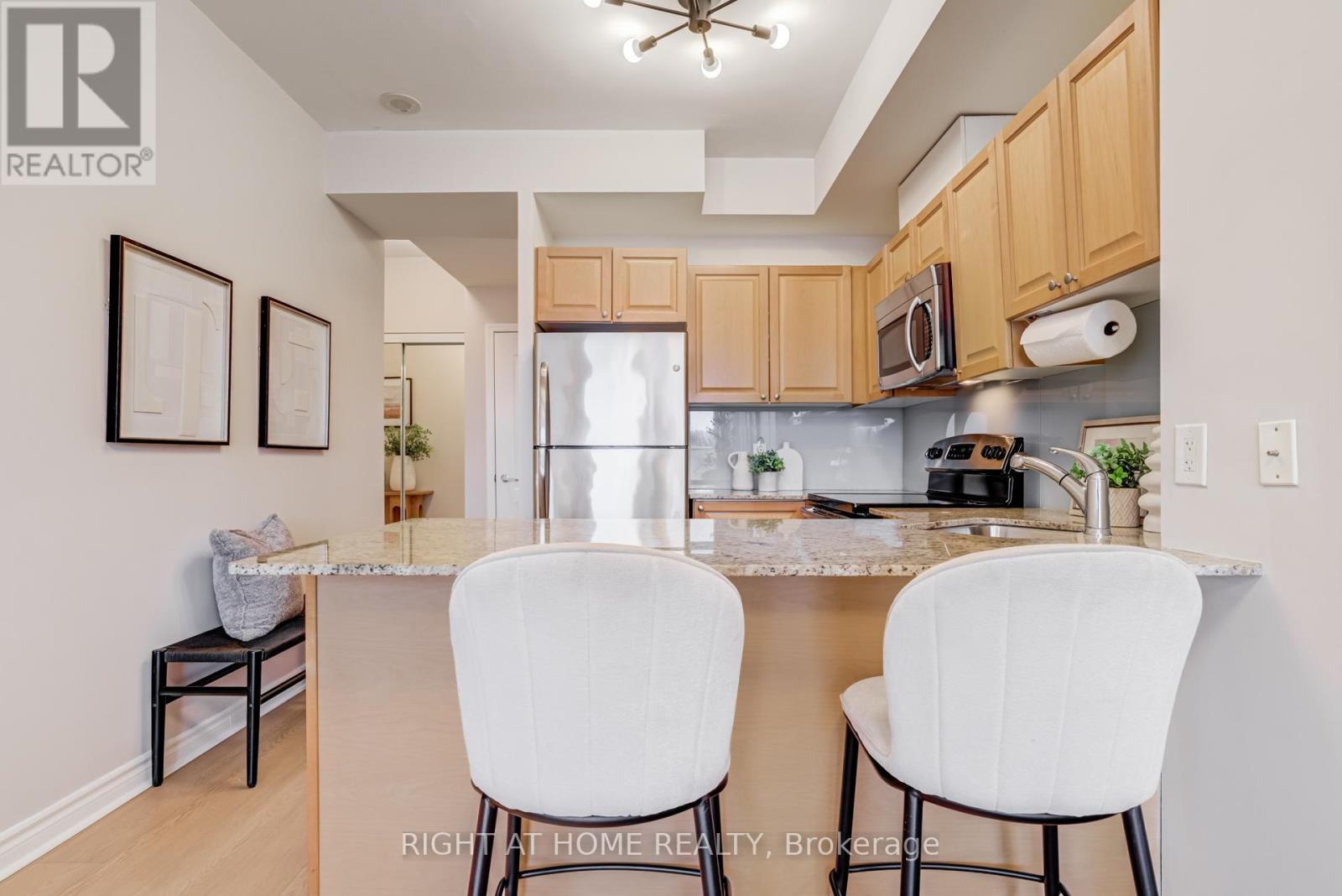 307 - 3865 Lake Shore Boulevard W, Toronto (long Branch), Ontario