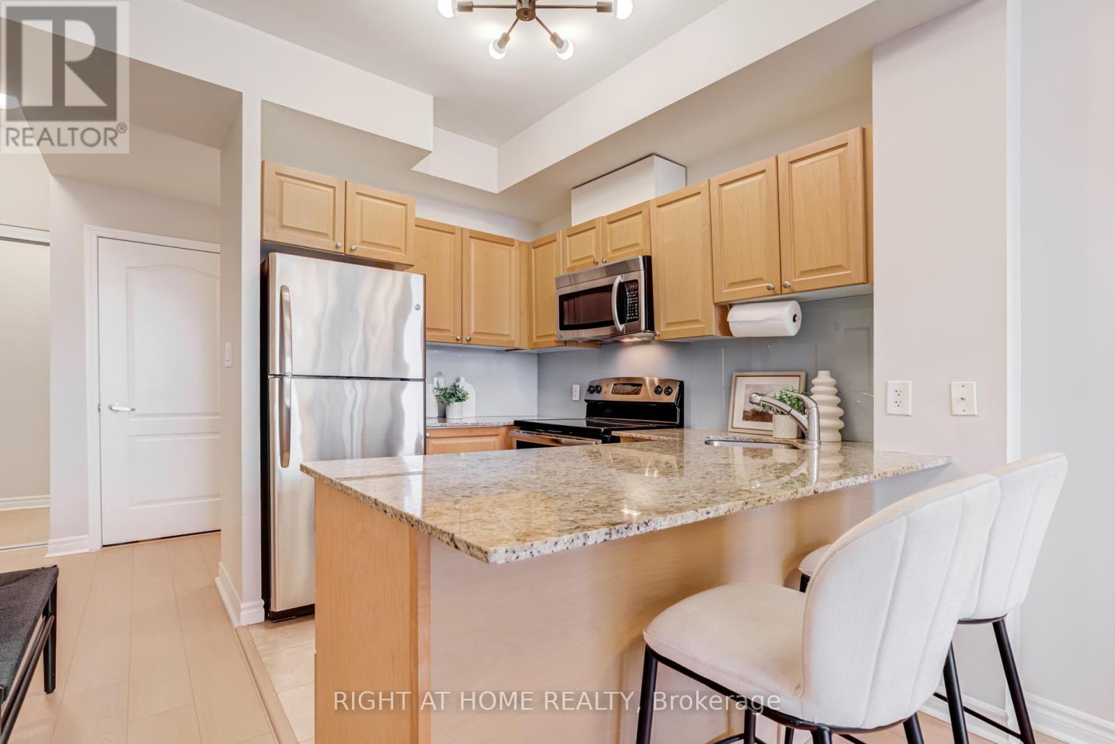 307 - 3865 Lake Shore Boulevard W, Toronto (long Branch), Ontario