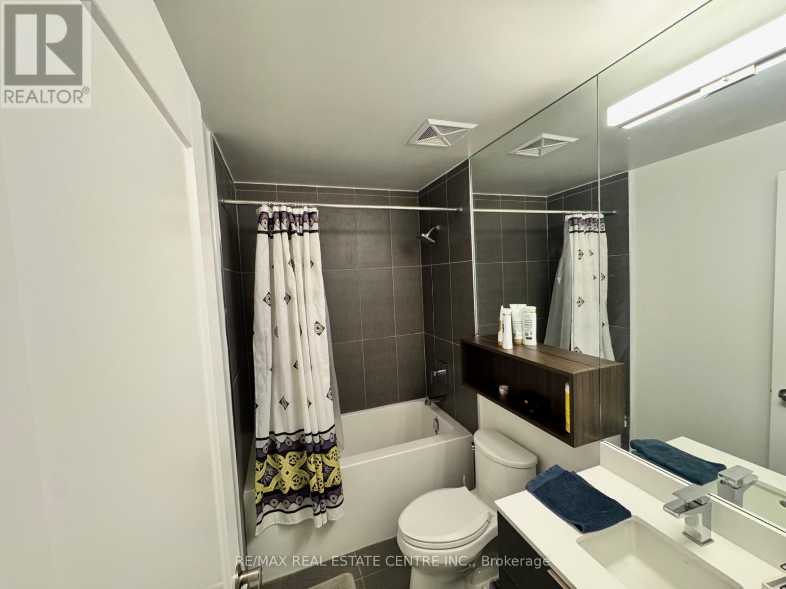 1925a - 70 Princess Street, Toronto (waterfront Communities), Ontario