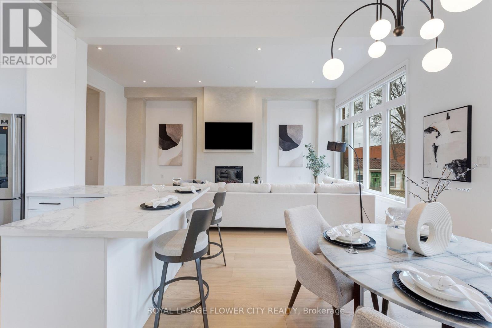 19 Connorvale Avenue, Toronto (alderwood), Ontario