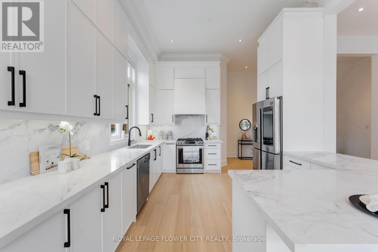 19 Connorvale Avenue, Toronto (alderwood), Ontario