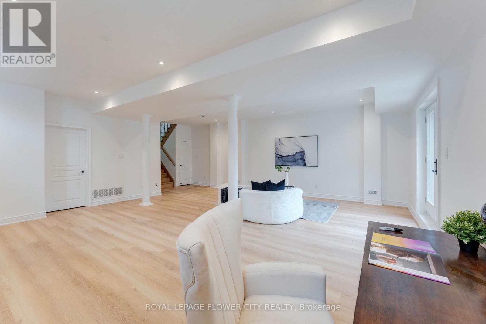 19 Connorvale Avenue, Toronto (alderwood), Ontario