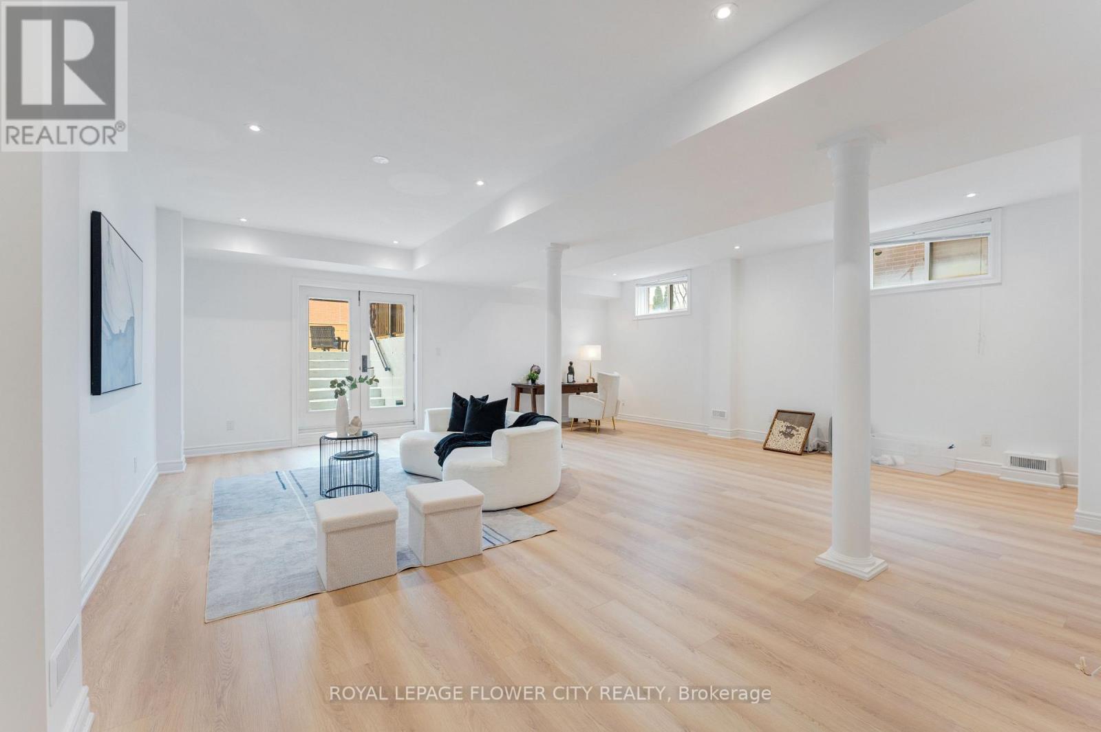 19 Connorvale Avenue, Toronto (alderwood), Ontario