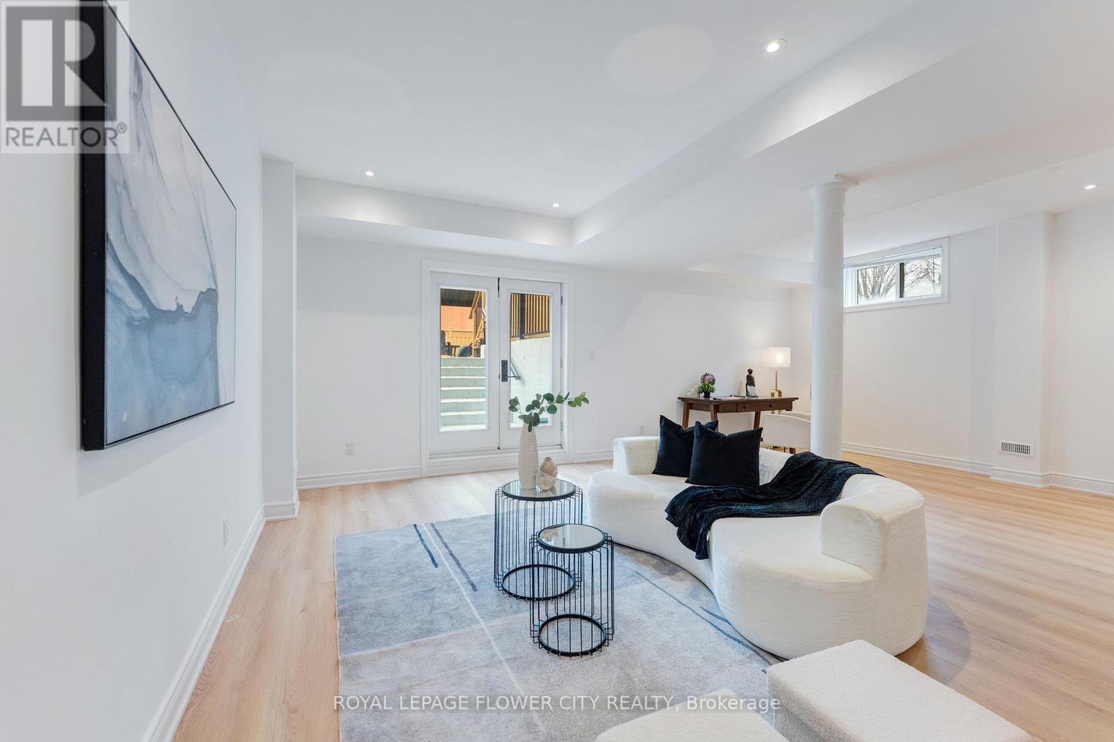 19 Connorvale Avenue, Toronto (alderwood), Ontario