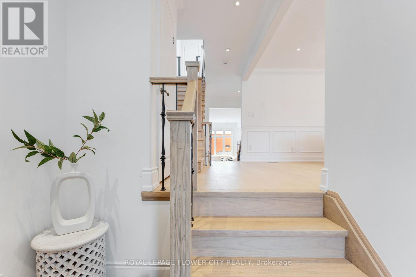 19 Connorvale Avenue, Toronto (alderwood), Ontario