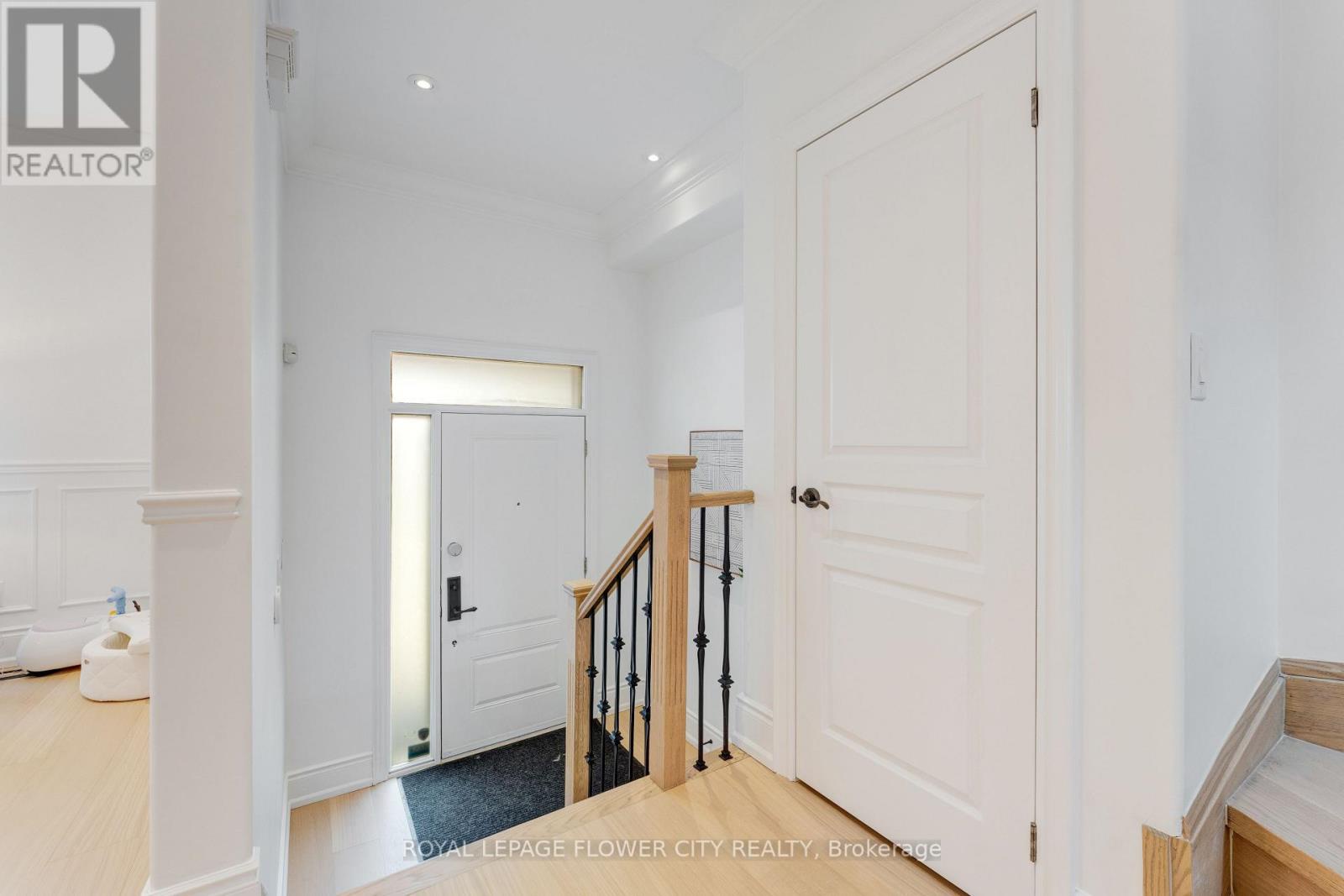 19 Connorvale Avenue, Toronto (alderwood), Ontario