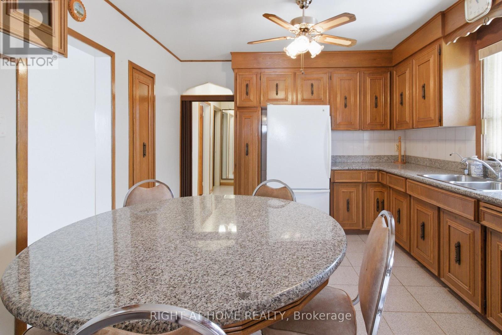 53 Tavistock Road, Toronto (downsview-roding-cfb), Ontario