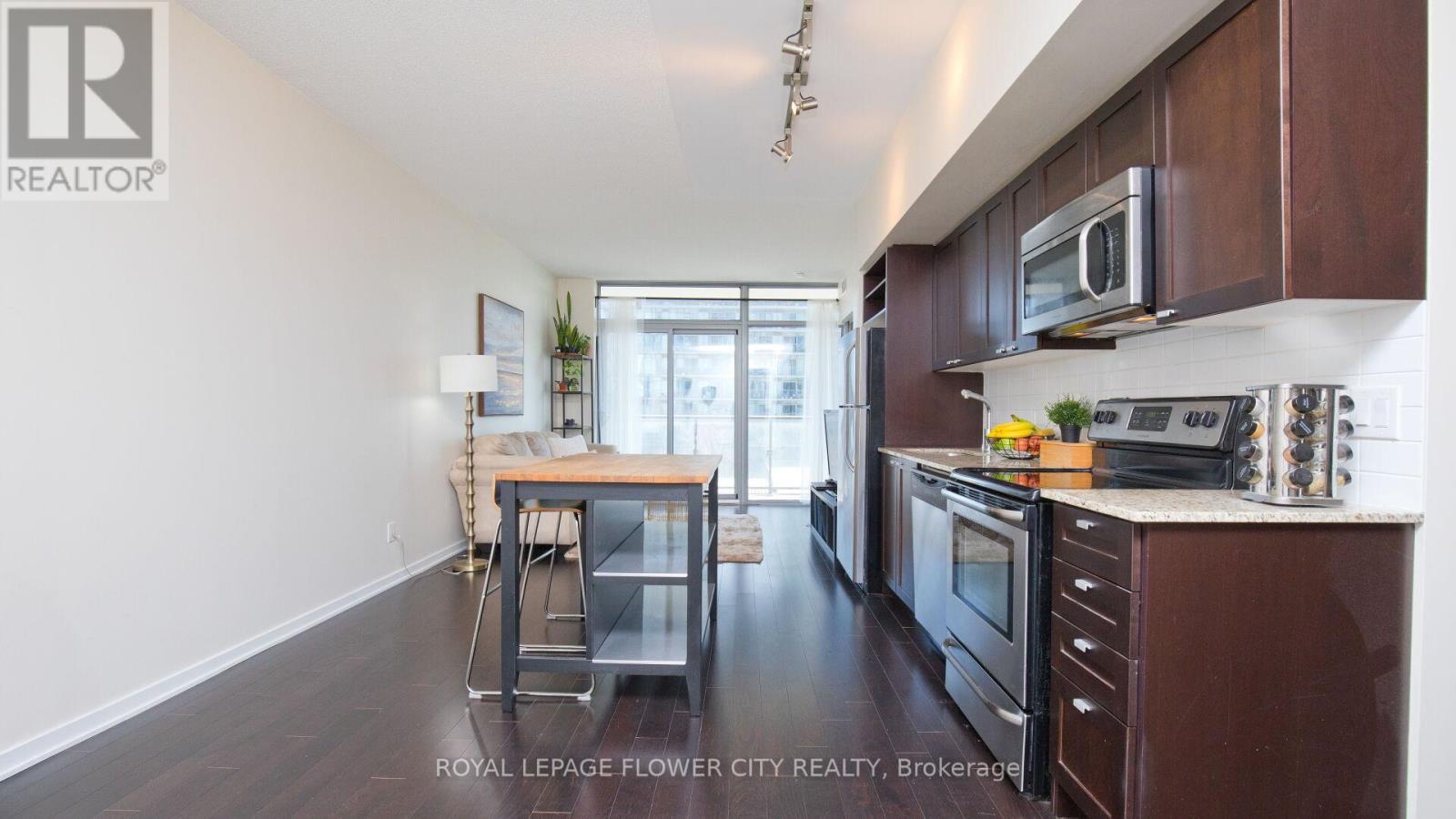 415 - 105 The Queensway Avenue, Toronto (high Park-swansea), Ontario