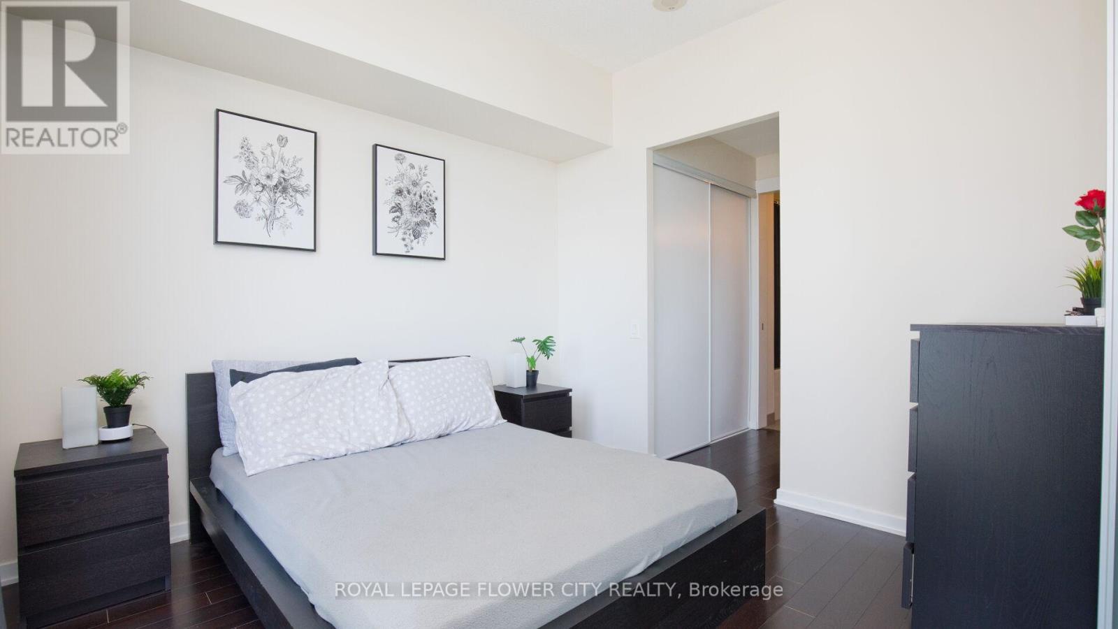 415 - 105 The Queensway Avenue, Toronto (high Park-swansea), Ontario