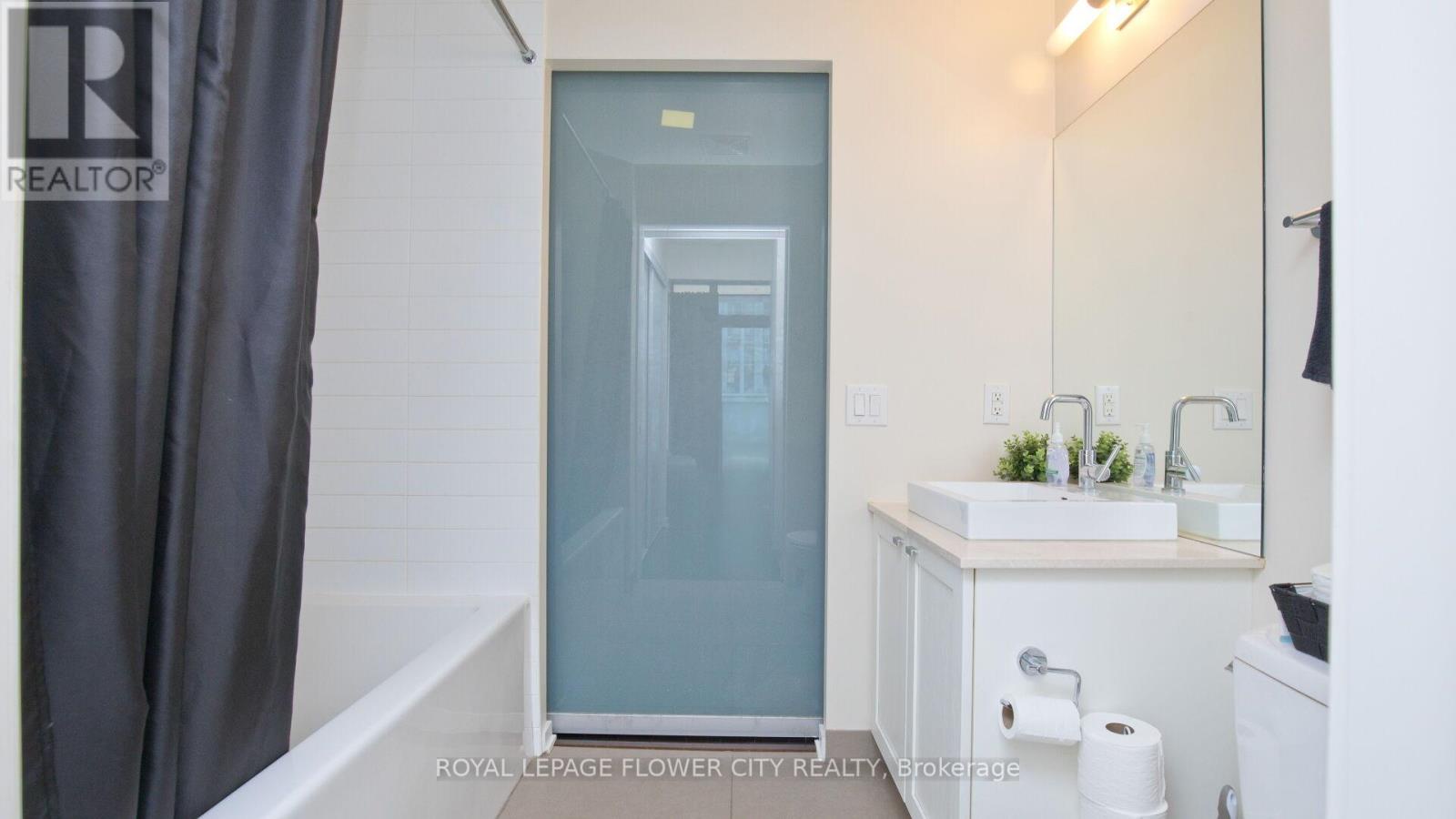 415 - 105 The Queensway Avenue, Toronto (high Park-swansea), Ontario