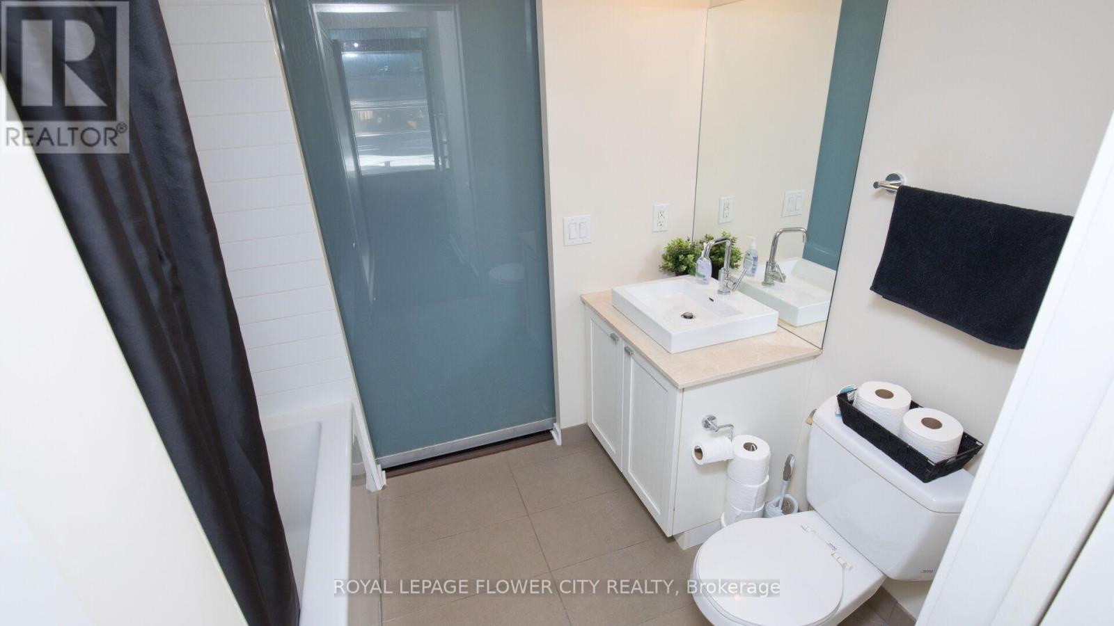 415 - 105 The Queensway Avenue, Toronto (high Park-swansea), Ontario