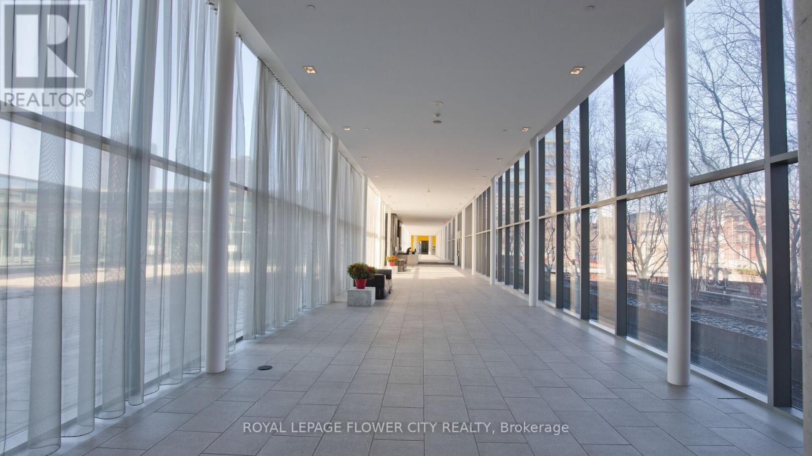 415 - 105 The Queensway Avenue, Toronto (high Park-swansea), Ontario