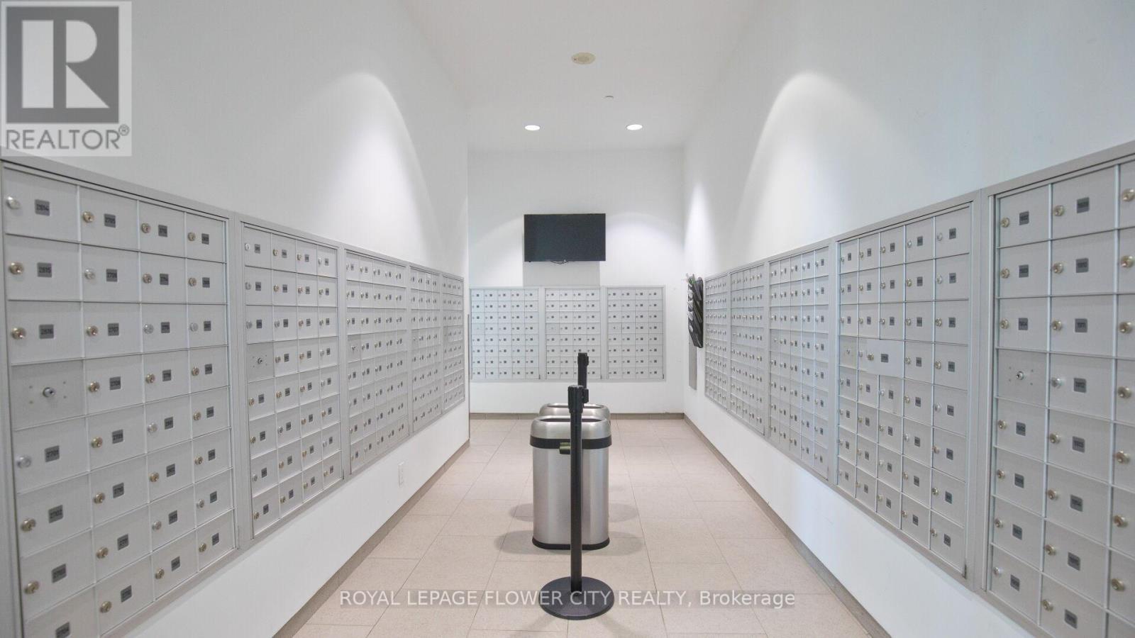 415 - 105 The Queensway Avenue, Toronto (high Park-swansea), Ontario