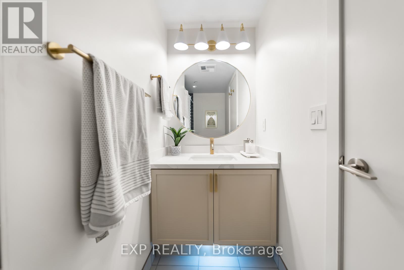 705 - 16 Mcadam Avenue, Toronto (yorkdale-glen Park), Ontario