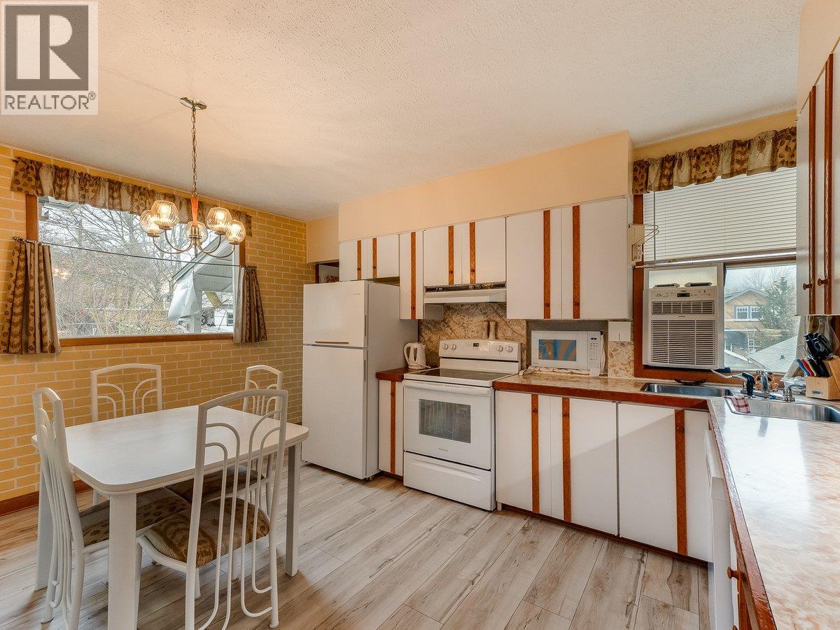 524 Hoover Street, Nelson, British Columbia