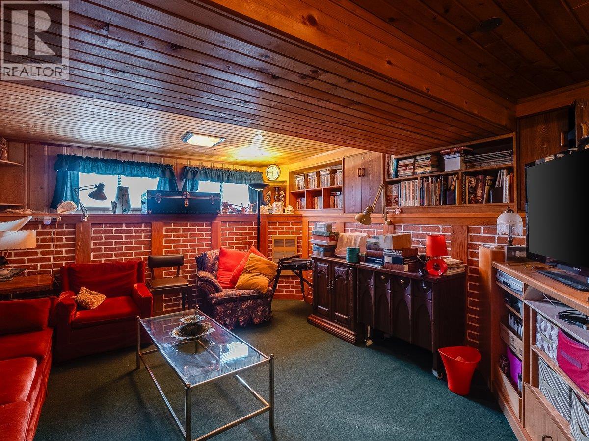 524 Hoover Street, Nelson, British Columbia