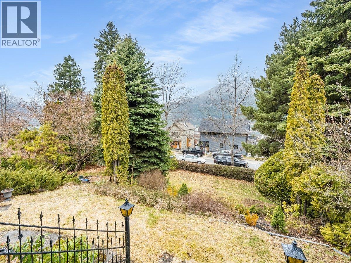 524 Hoover Street, Nelson, British Columbia