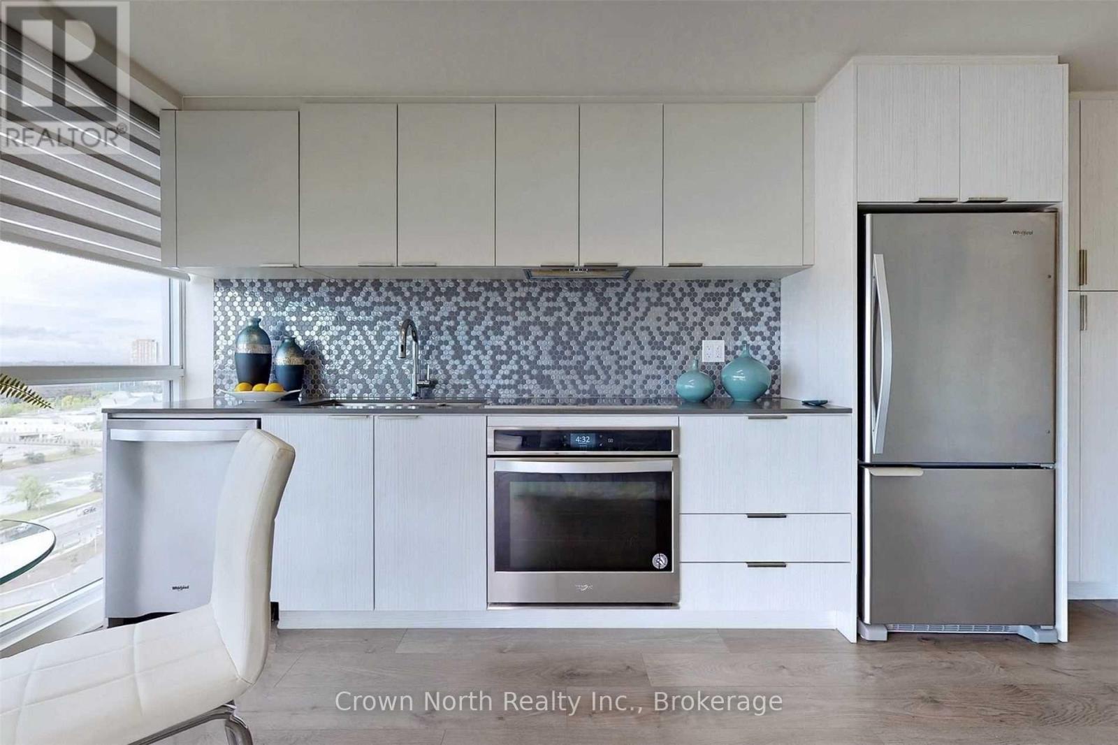 2102 - 2 Sonic Way W, Toronto (flemingdon Park), Ontario