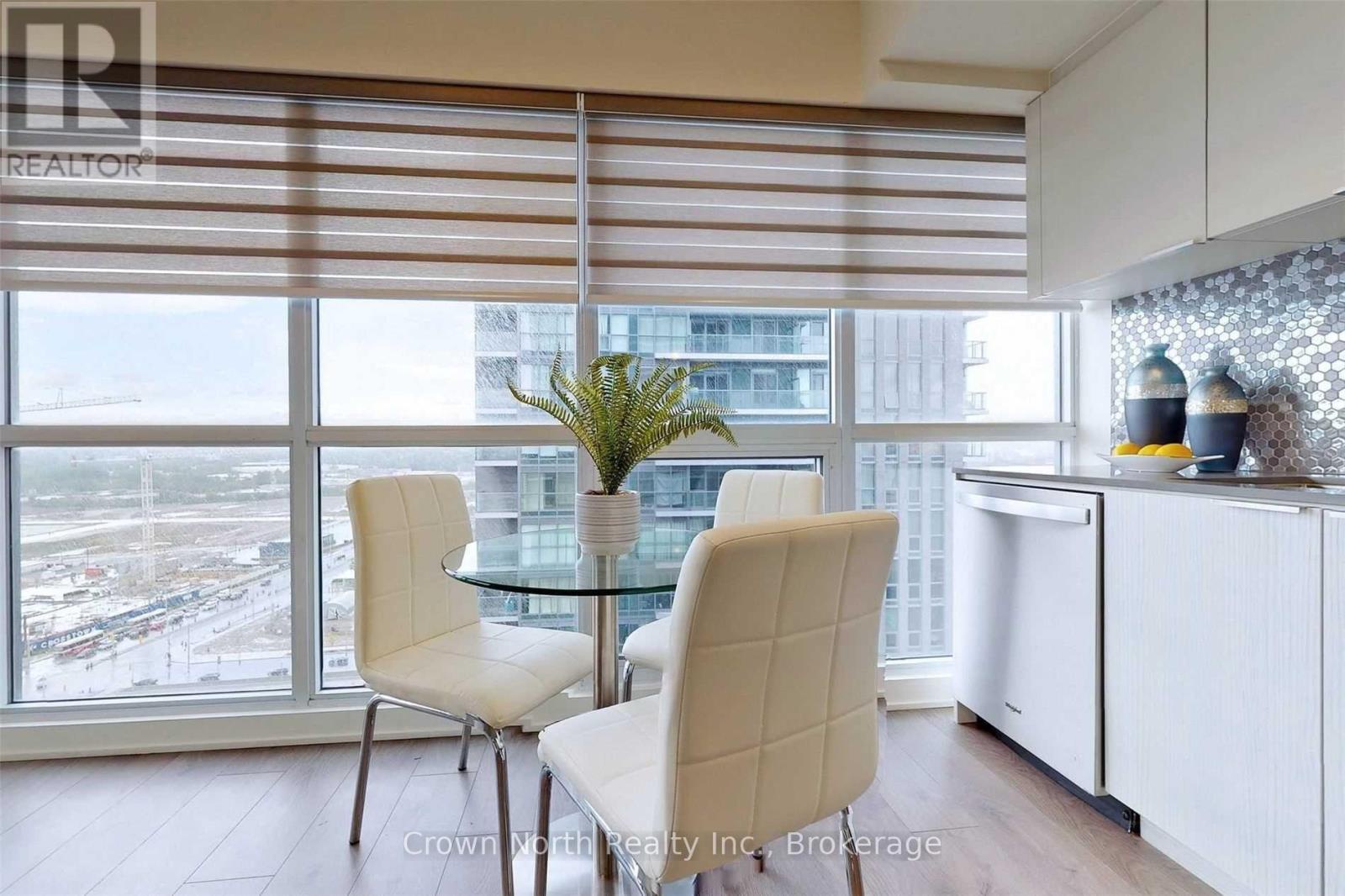 2102 - 2 Sonic Way W, Toronto (flemingdon Park), Ontario