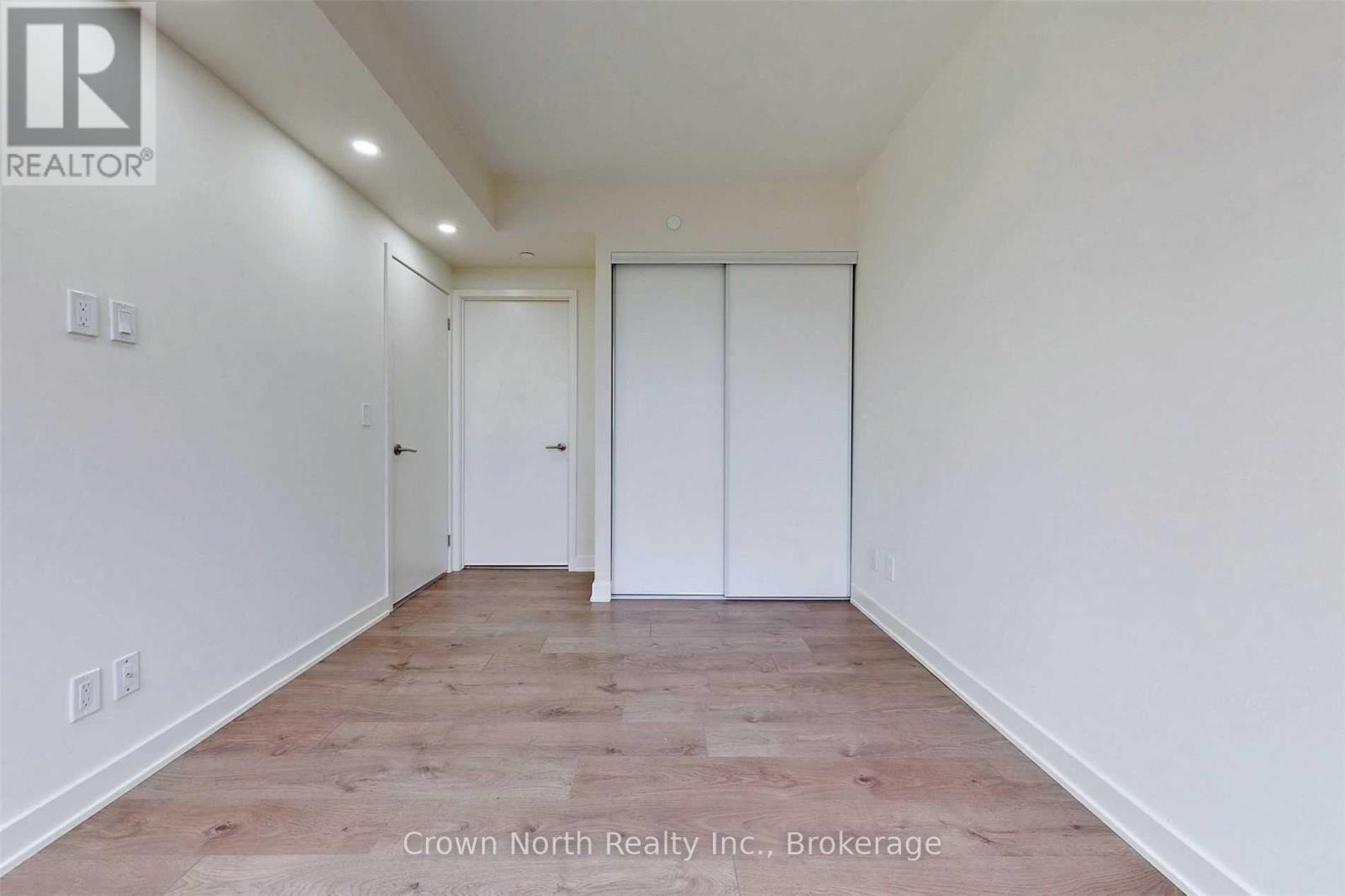 2102 - 2 Sonic Way W, Toronto (flemingdon Park), Ontario