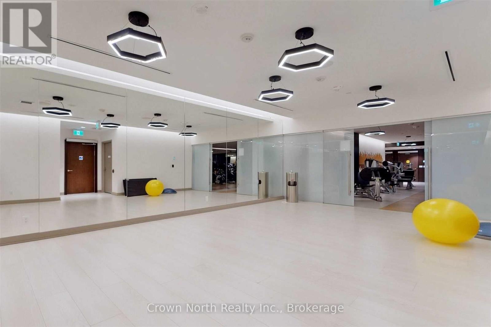 2102 - 2 Sonic Way W, Toronto (flemingdon Park), Ontario