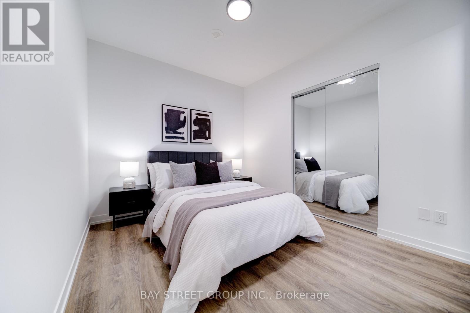 1906 - 771 Yonge Street, Toronto (rosedale-moore Park), Ontario