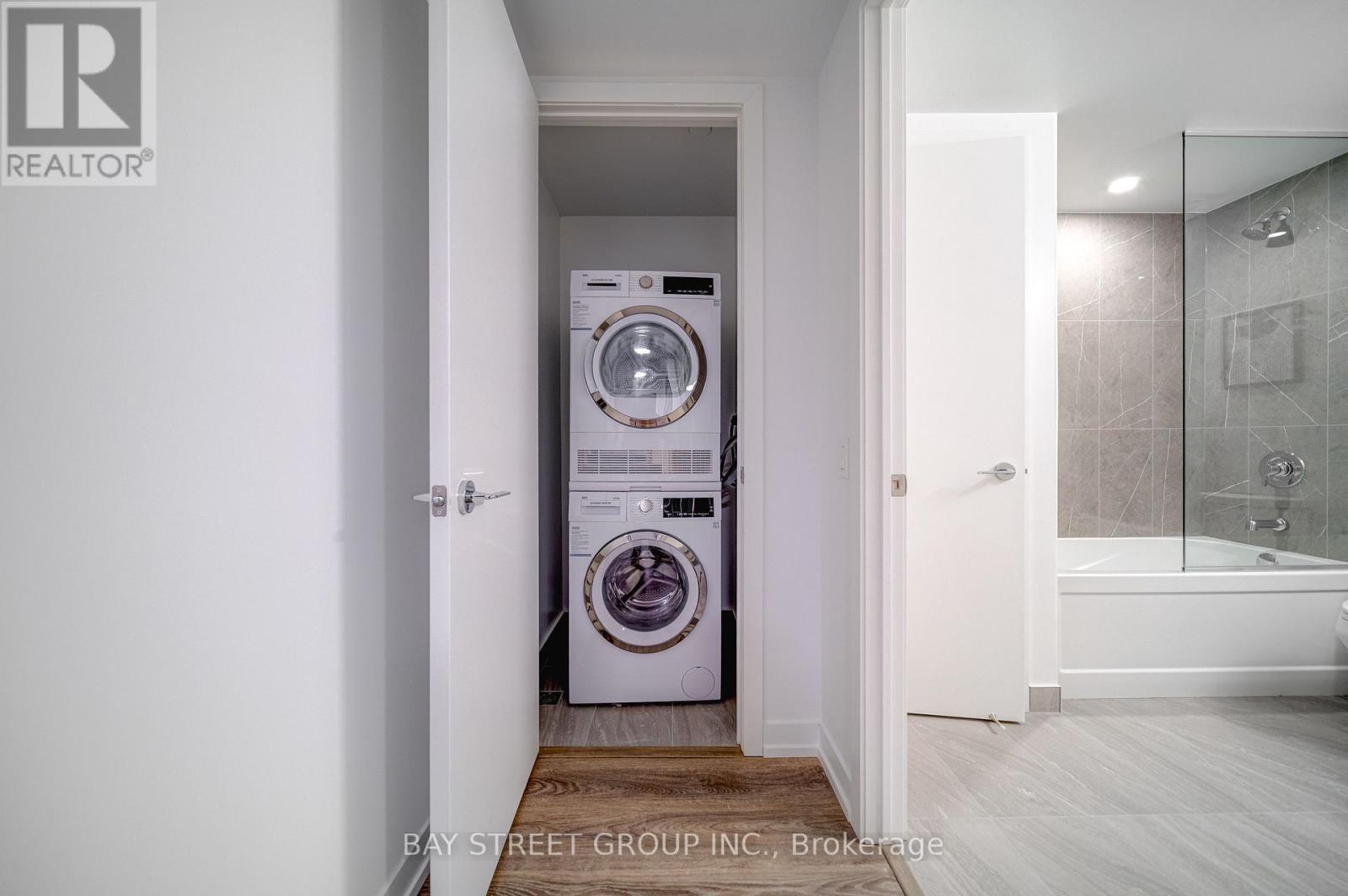 1906 - 771 Yonge Street, Toronto (rosedale-moore Park), Ontario