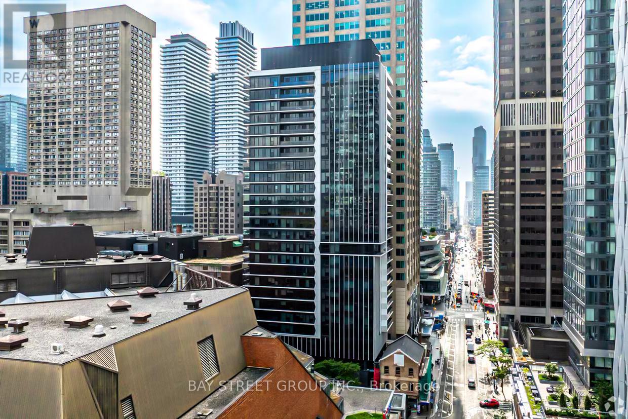 1906 - 771 Yonge Street, Toronto (rosedale-moore Park), Ontario