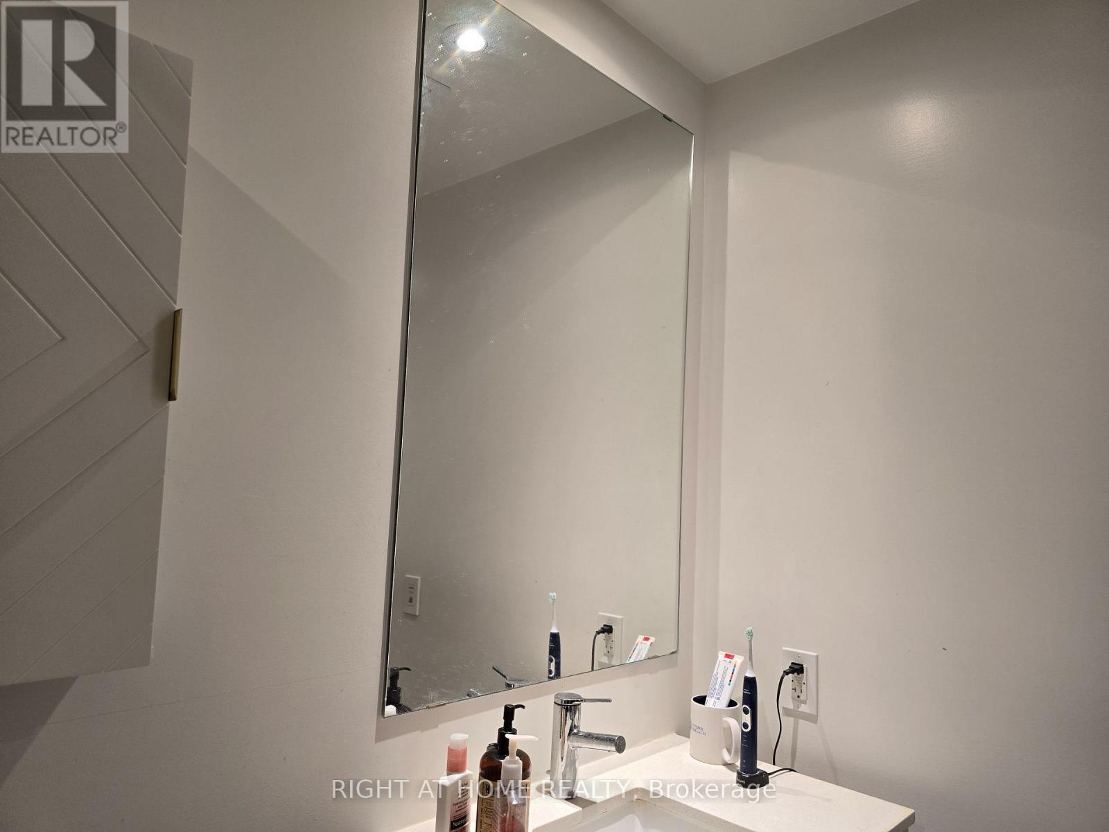 914 - 50 Power Street, Toronto (moss Park), Ontario