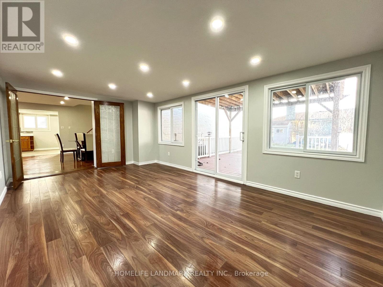 4 Ferncrest Gate, Toronto (l'amoreaux), Ontario