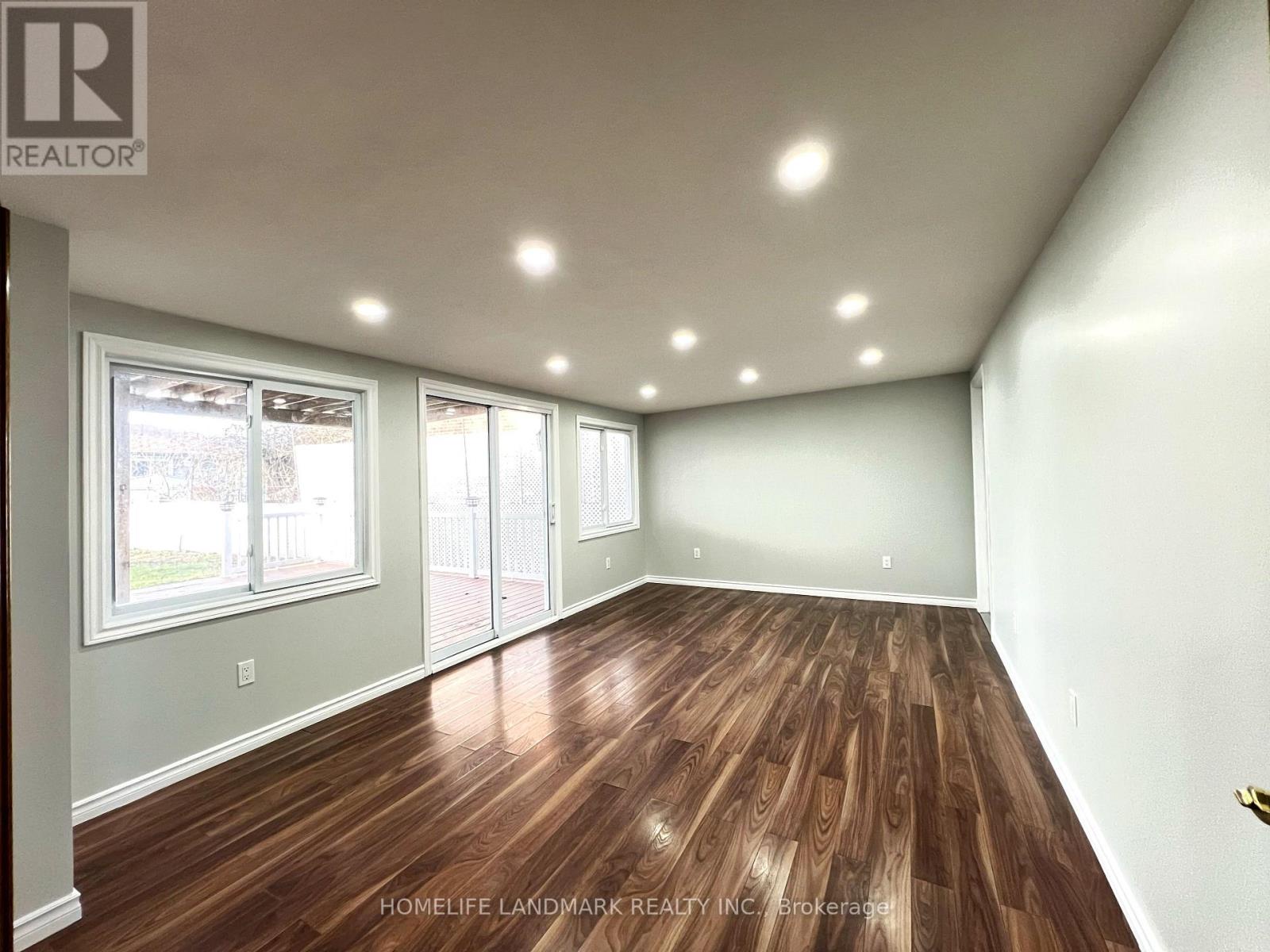 4 Ferncrest Gate, Toronto (l'amoreaux), Ontario