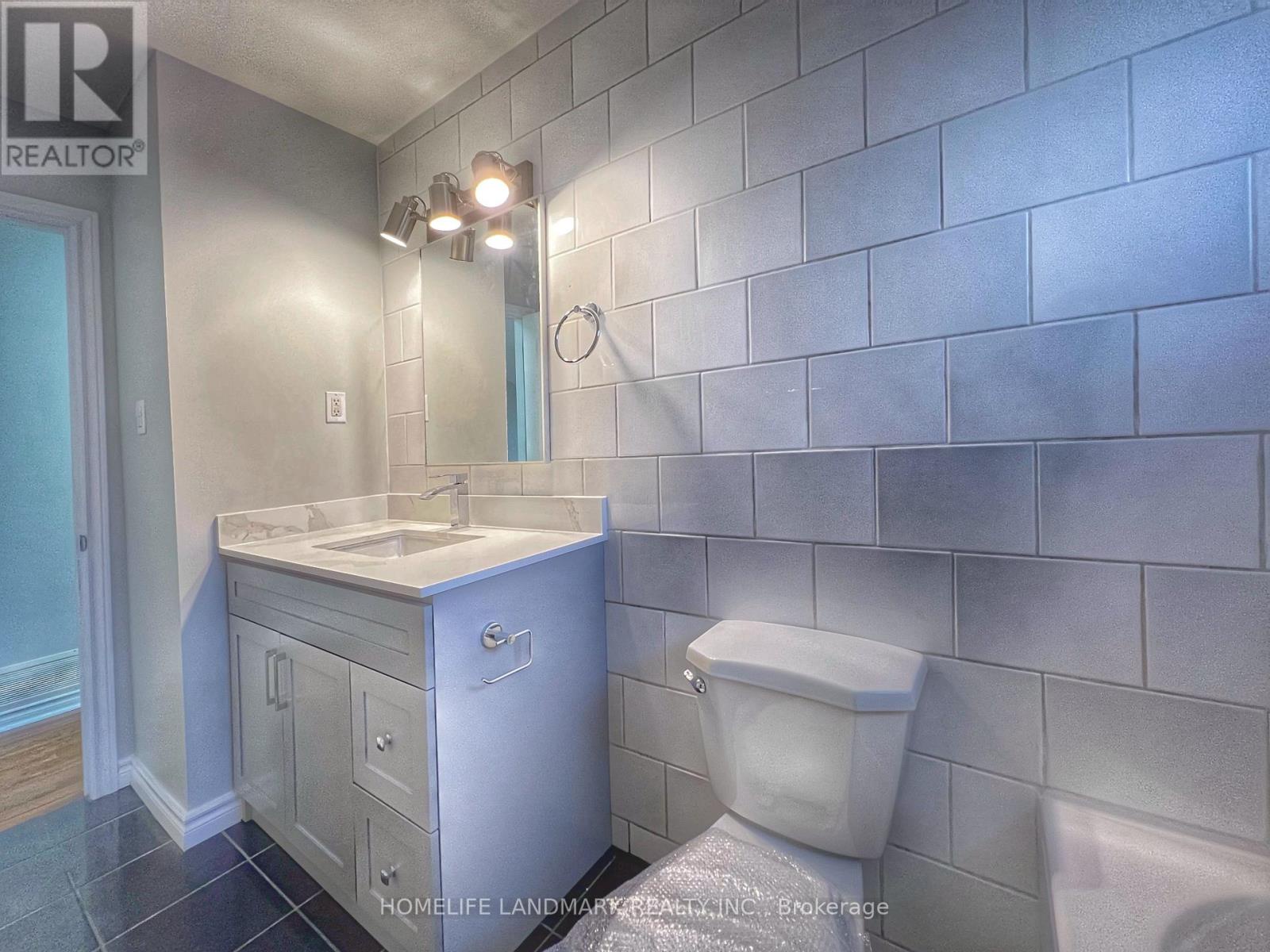 4 Ferncrest Gate, Toronto (l'amoreaux), Ontario