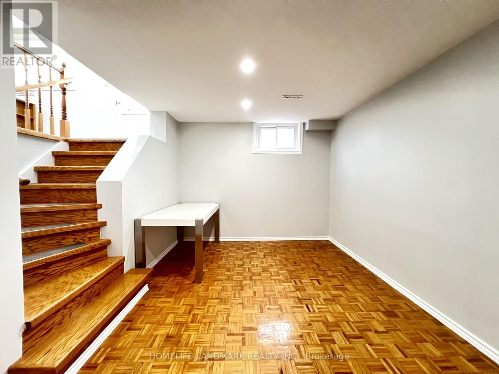 4 Ferncrest Gate, Toronto (l'amoreaux), Ontario