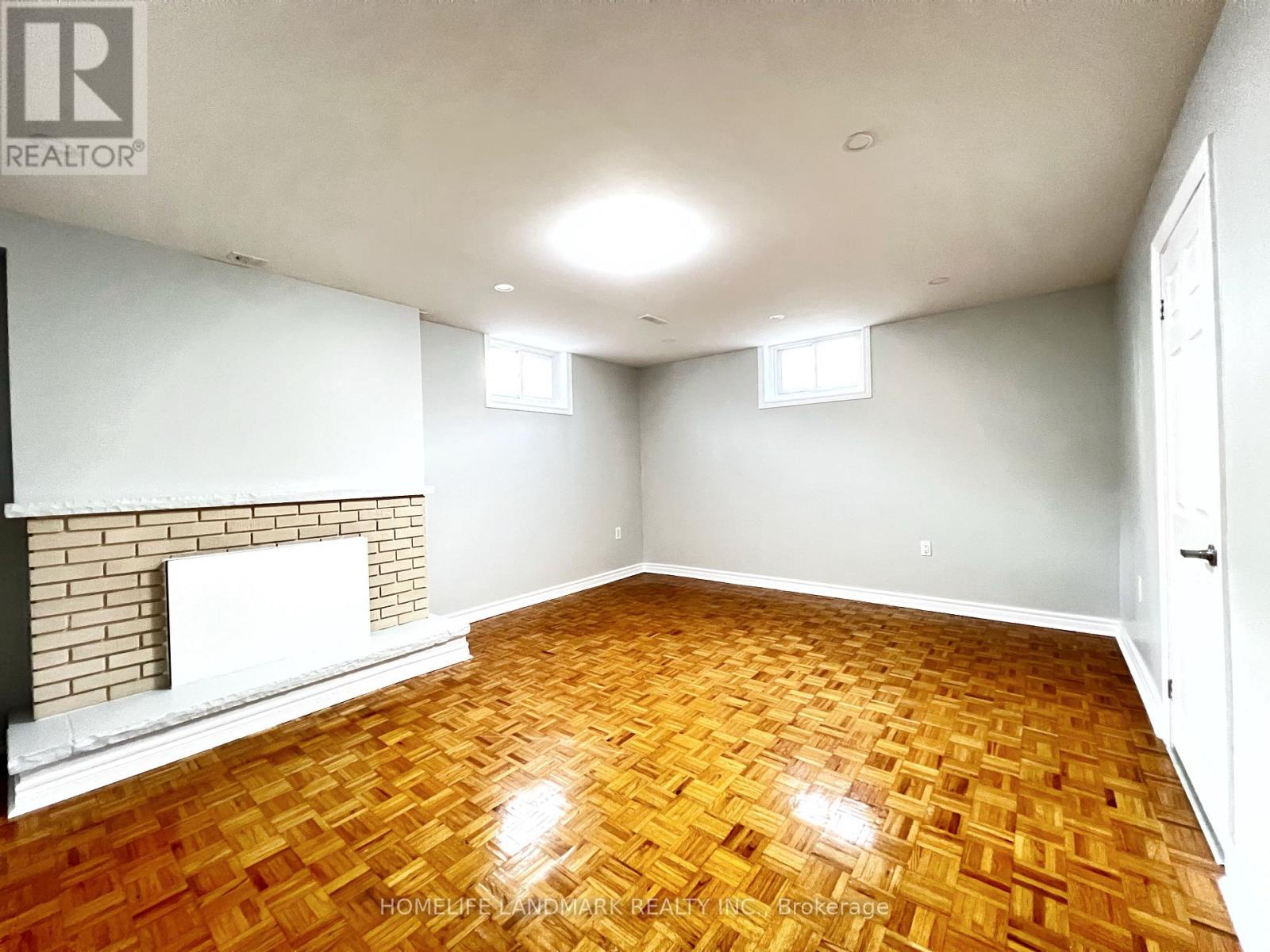 4 Ferncrest Gate, Toronto (l'amoreaux), Ontario