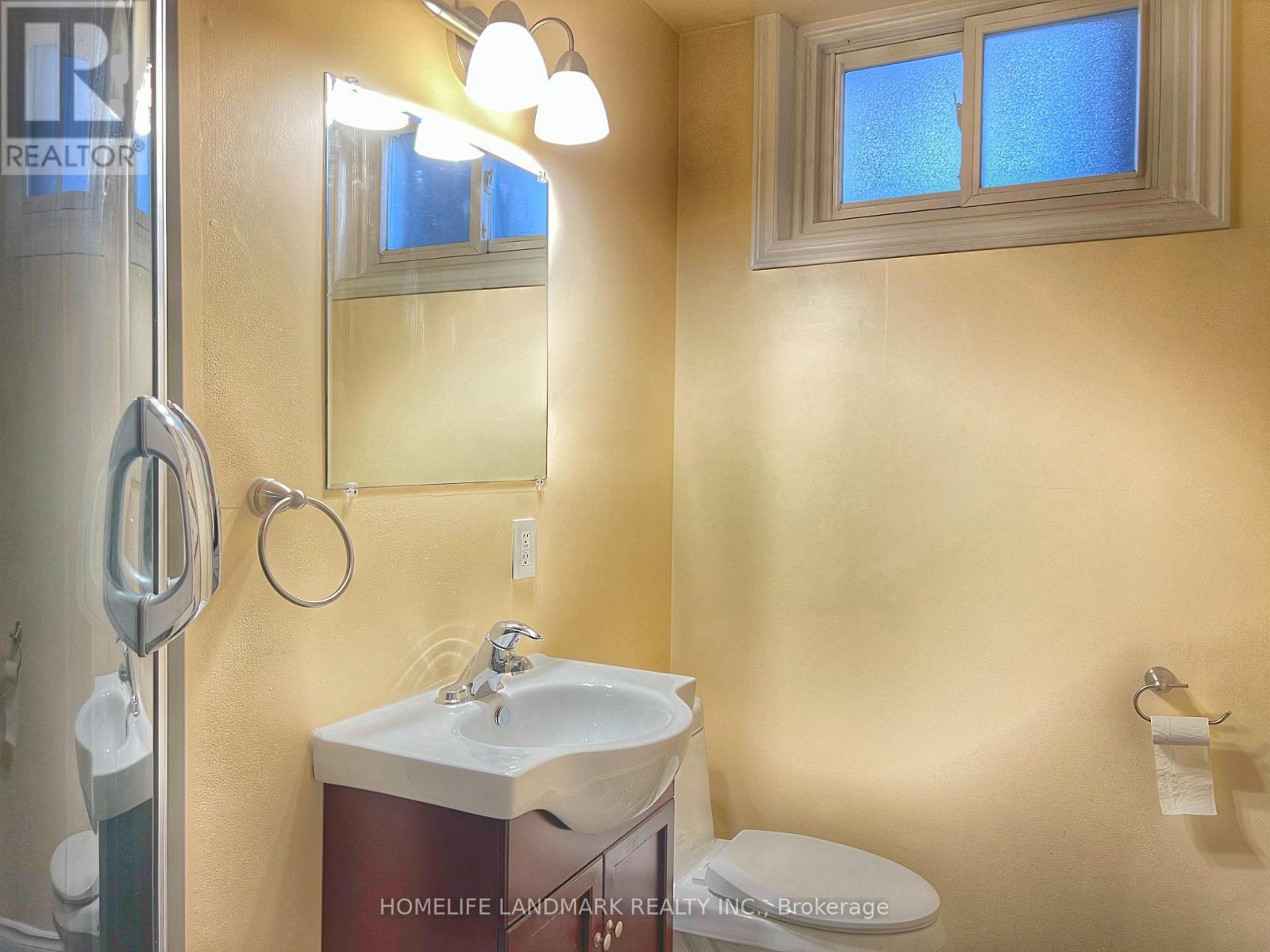 4 Ferncrest Gate, Toronto (l'amoreaux), Ontario