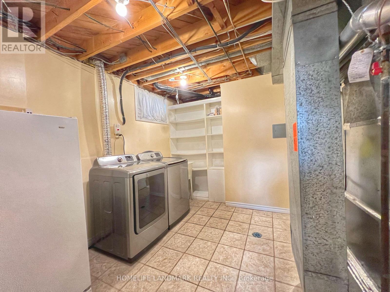 4 Ferncrest Gate, Toronto (l'amoreaux), Ontario