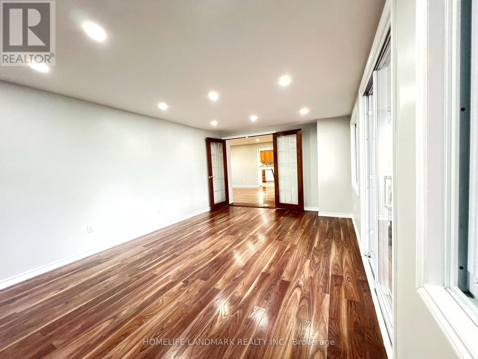 4 Ferncrest Gate, Toronto (l'amoreaux), Ontario