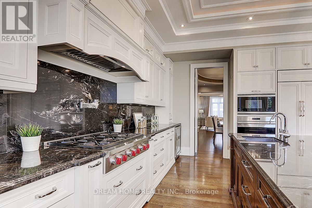 225 Dunforest Avenue, Toronto (willowdale East), Ontario