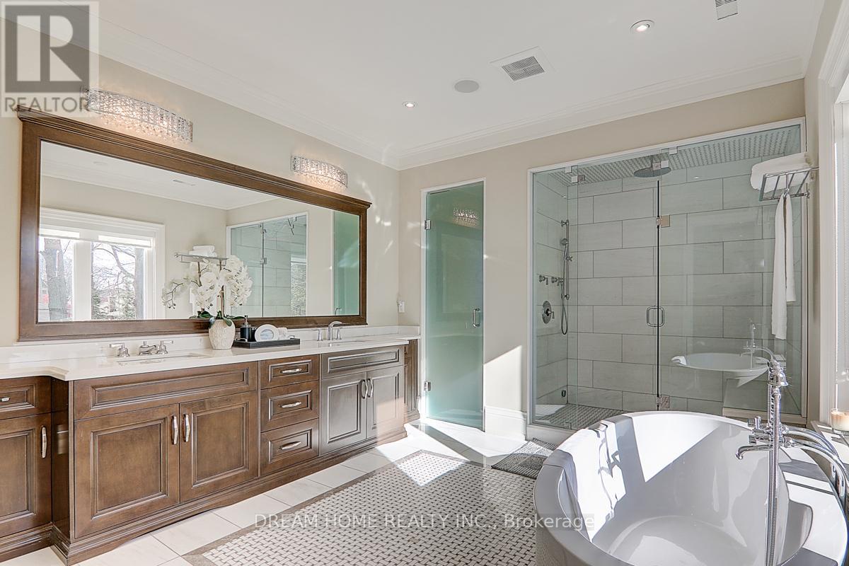 225 Dunforest Avenue, Toronto (willowdale East), Ontario