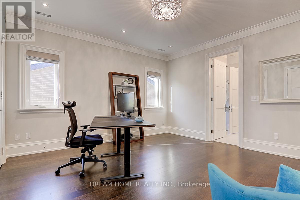 225 Dunforest Avenue, Toronto (willowdale East), Ontario