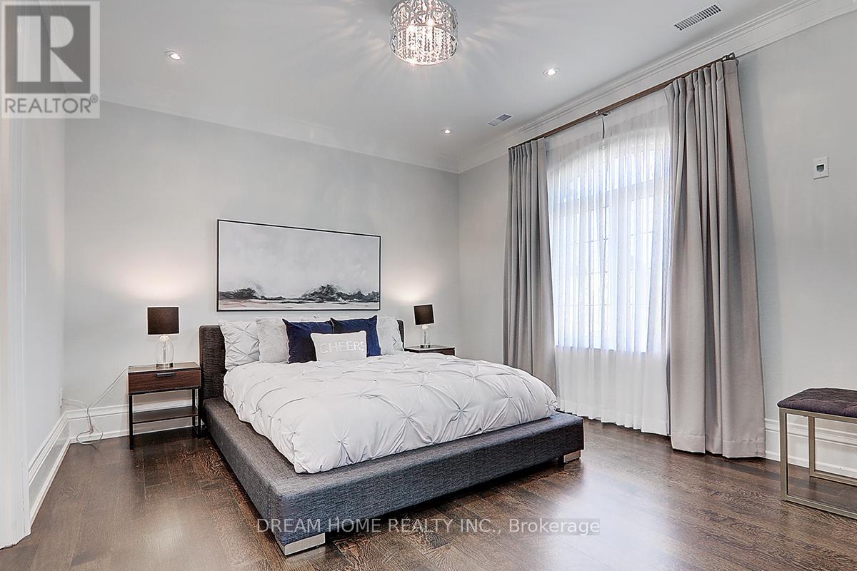 225 Dunforest Avenue, Toronto (willowdale East), Ontario