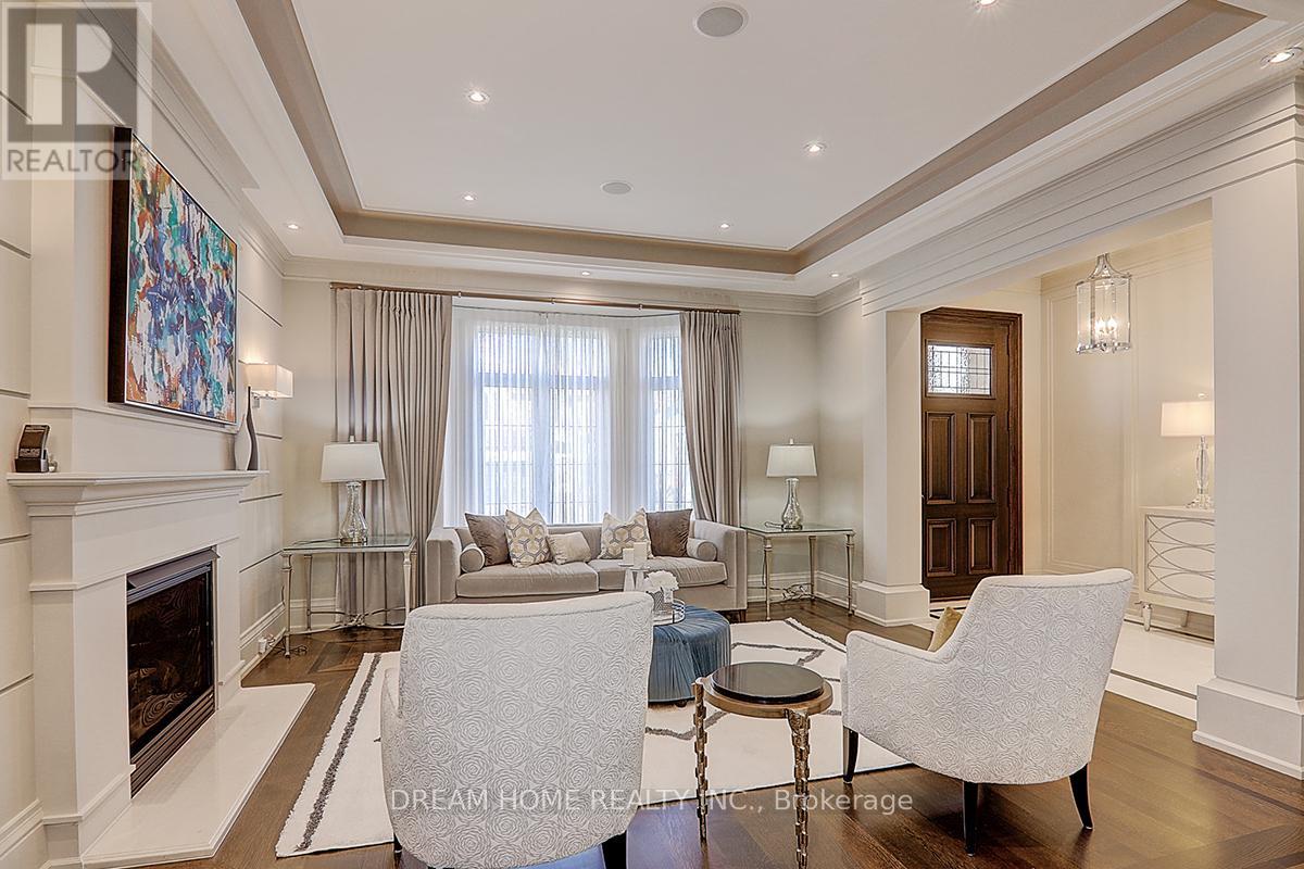 225 Dunforest Avenue, Toronto (willowdale East), Ontario