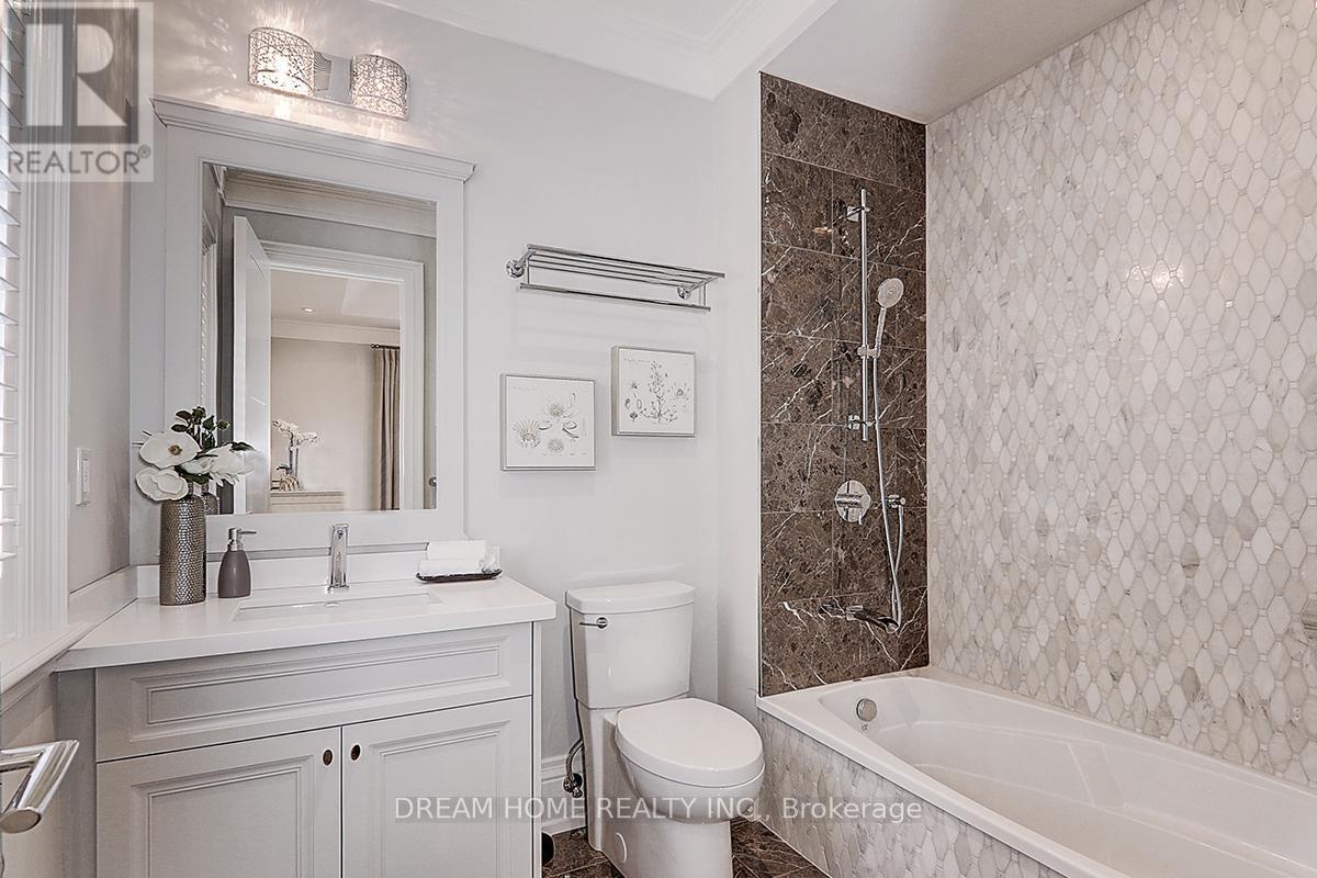 225 Dunforest Avenue, Toronto (willowdale East), Ontario