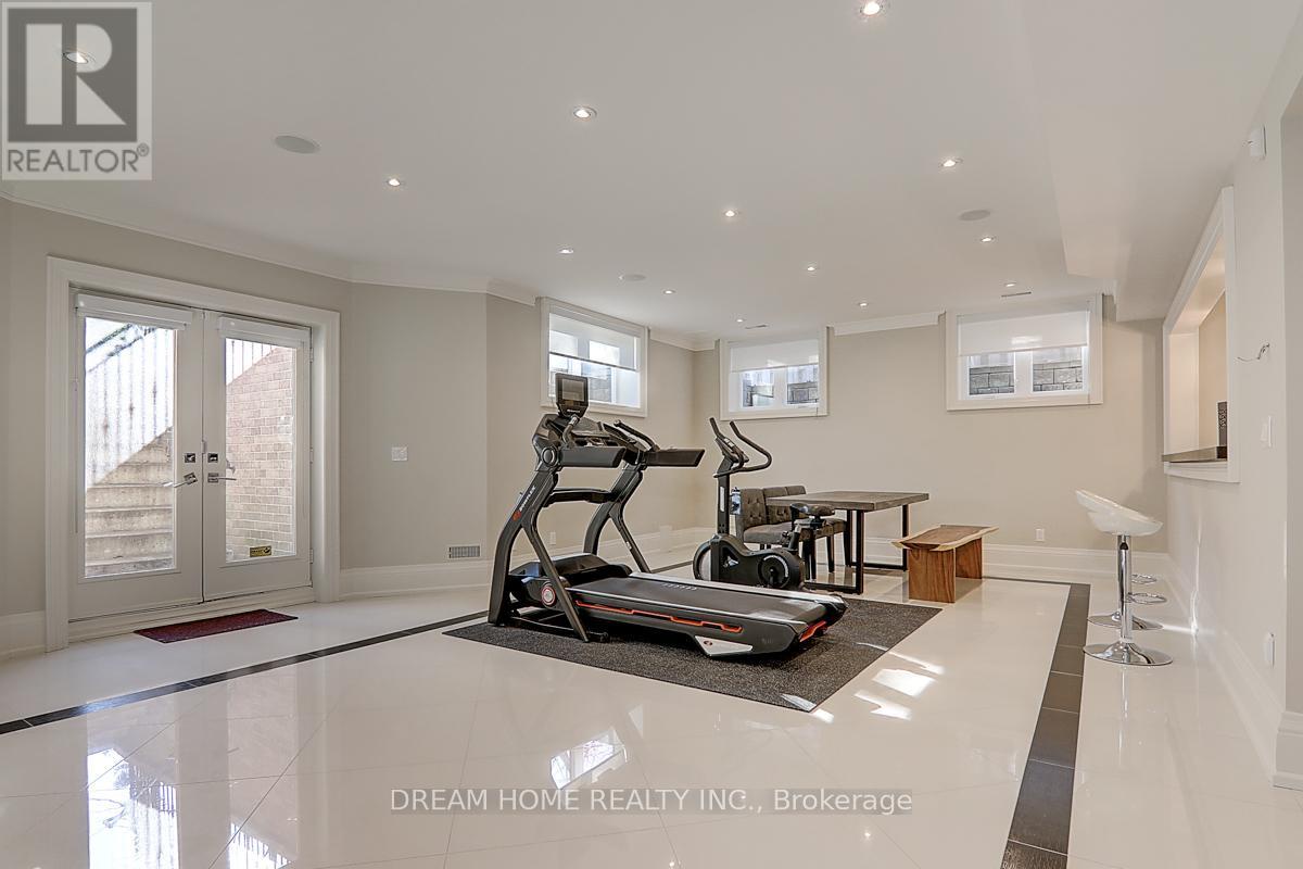 225 Dunforest Avenue, Toronto (willowdale East), Ontario